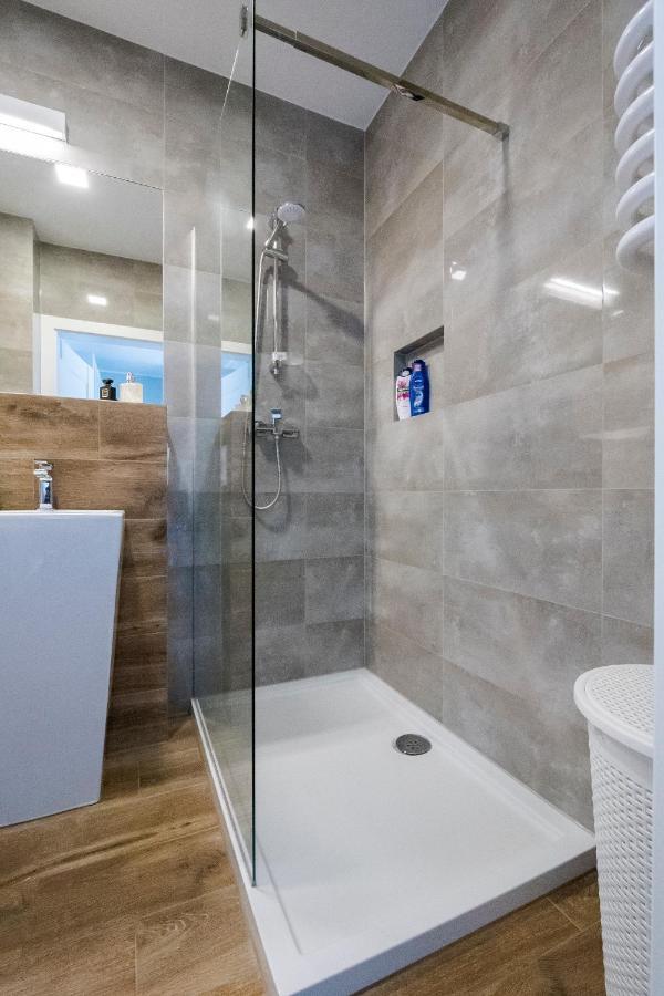 Apartament Alfa With Free Parking Posen Exterior foto